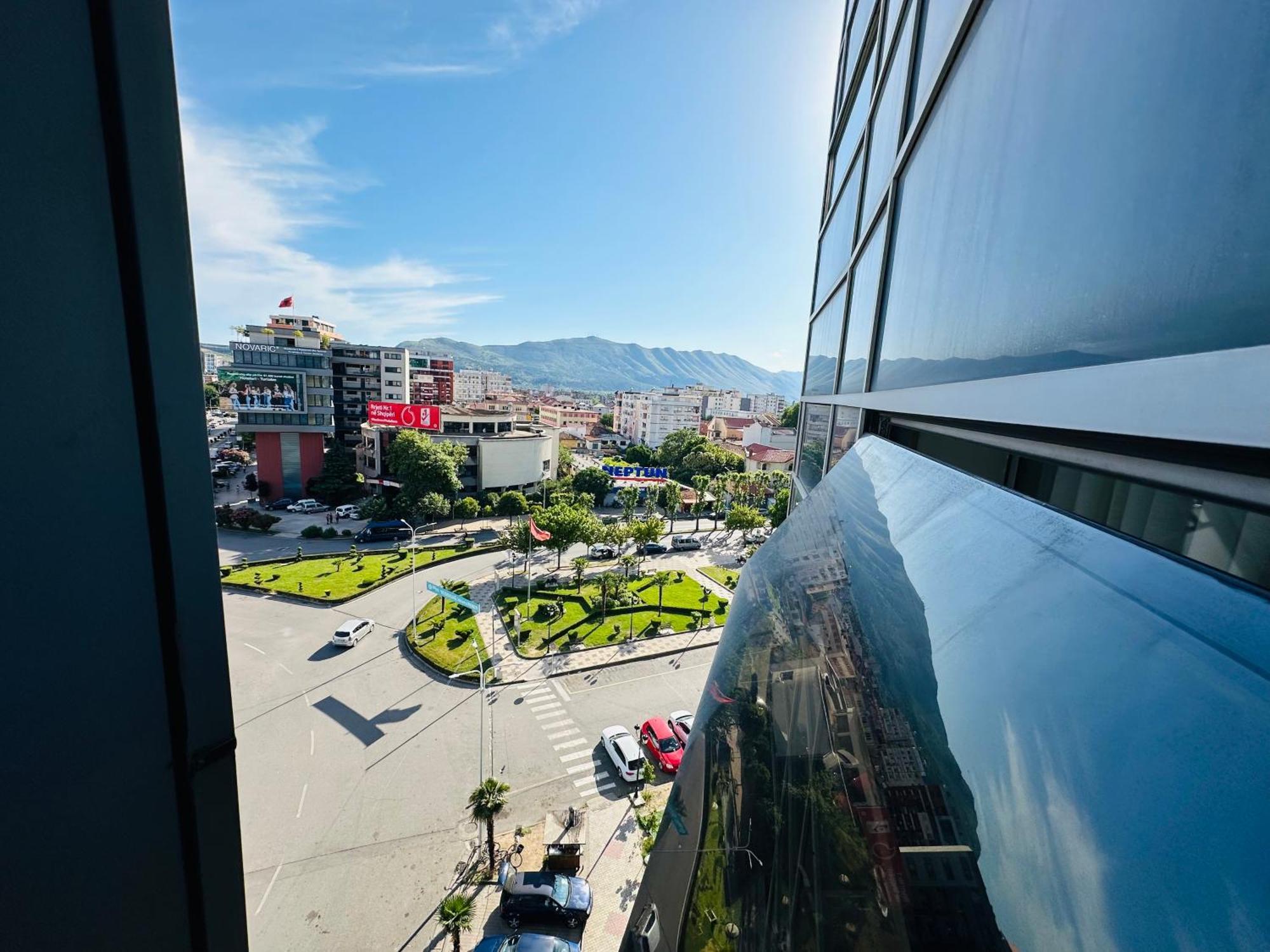 Stay-Five Rooms & Apartments Shkodër Extérieur photo
