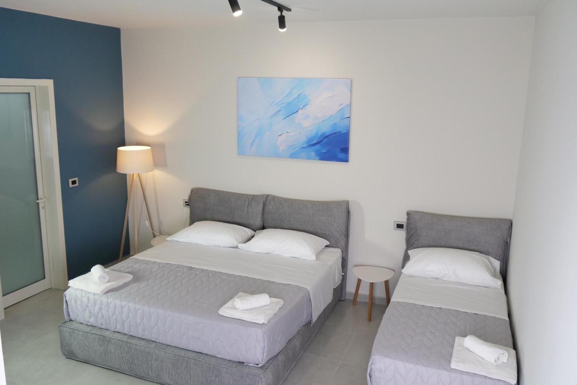 Stay-Five Rooms & Apartments Shkodër Extérieur photo