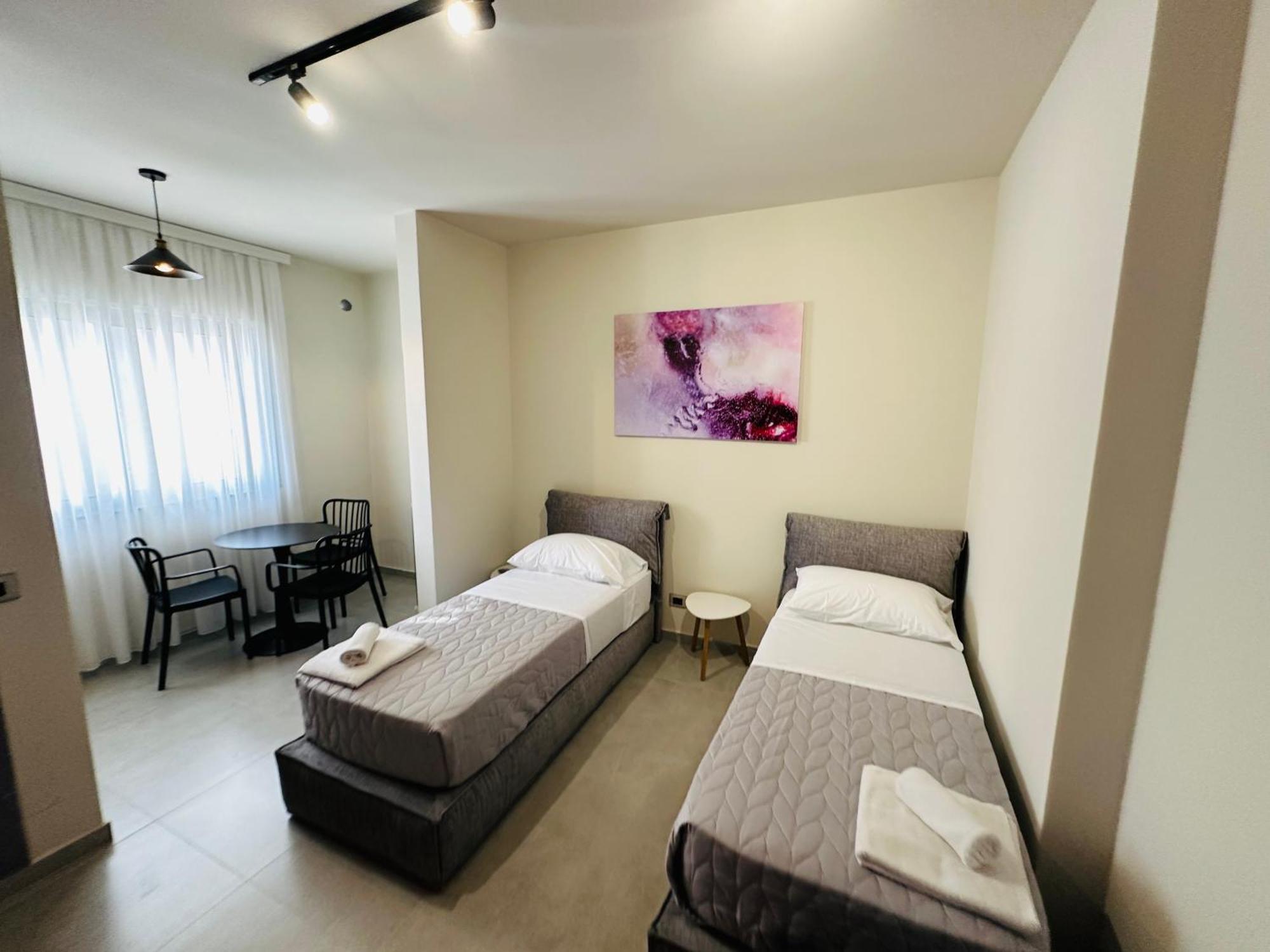 Stay-Five Rooms & Apartments Shkodër Extérieur photo