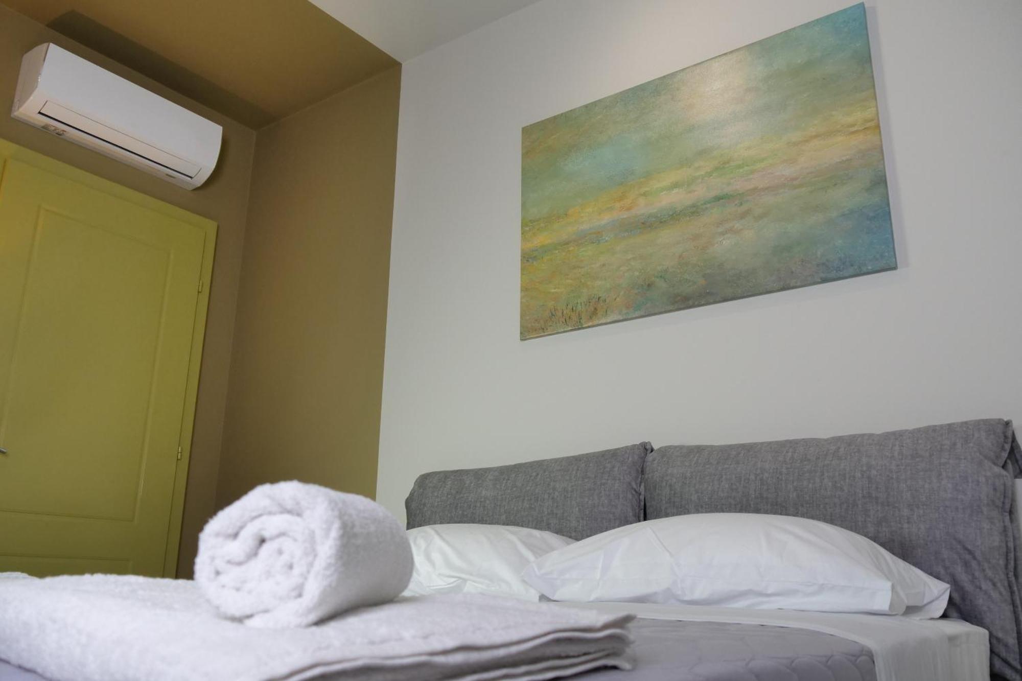 Stay-Five Rooms & Apartments Shkodër Extérieur photo