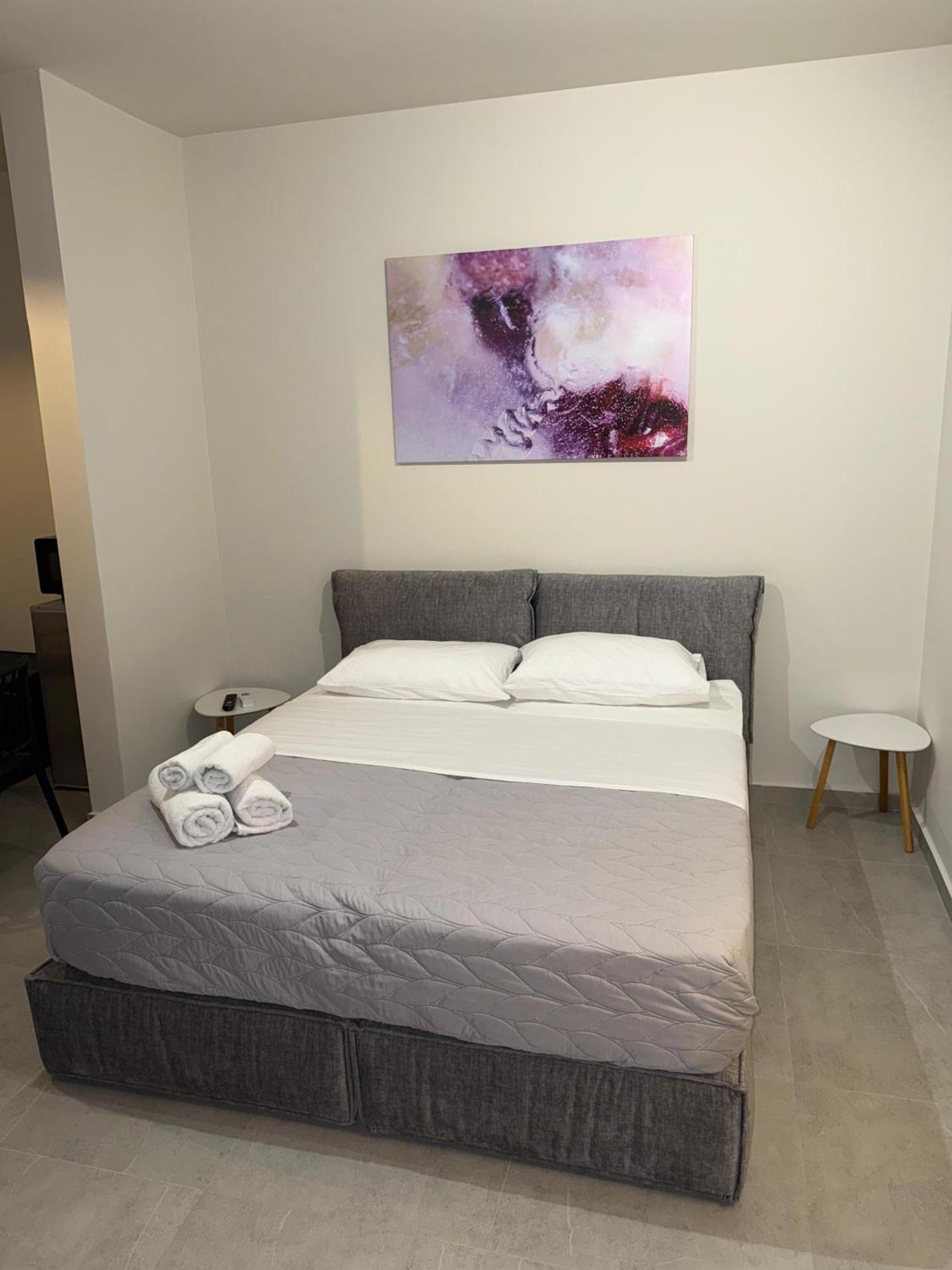 Stay-Five Rooms & Apartments Shkodër Extérieur photo
