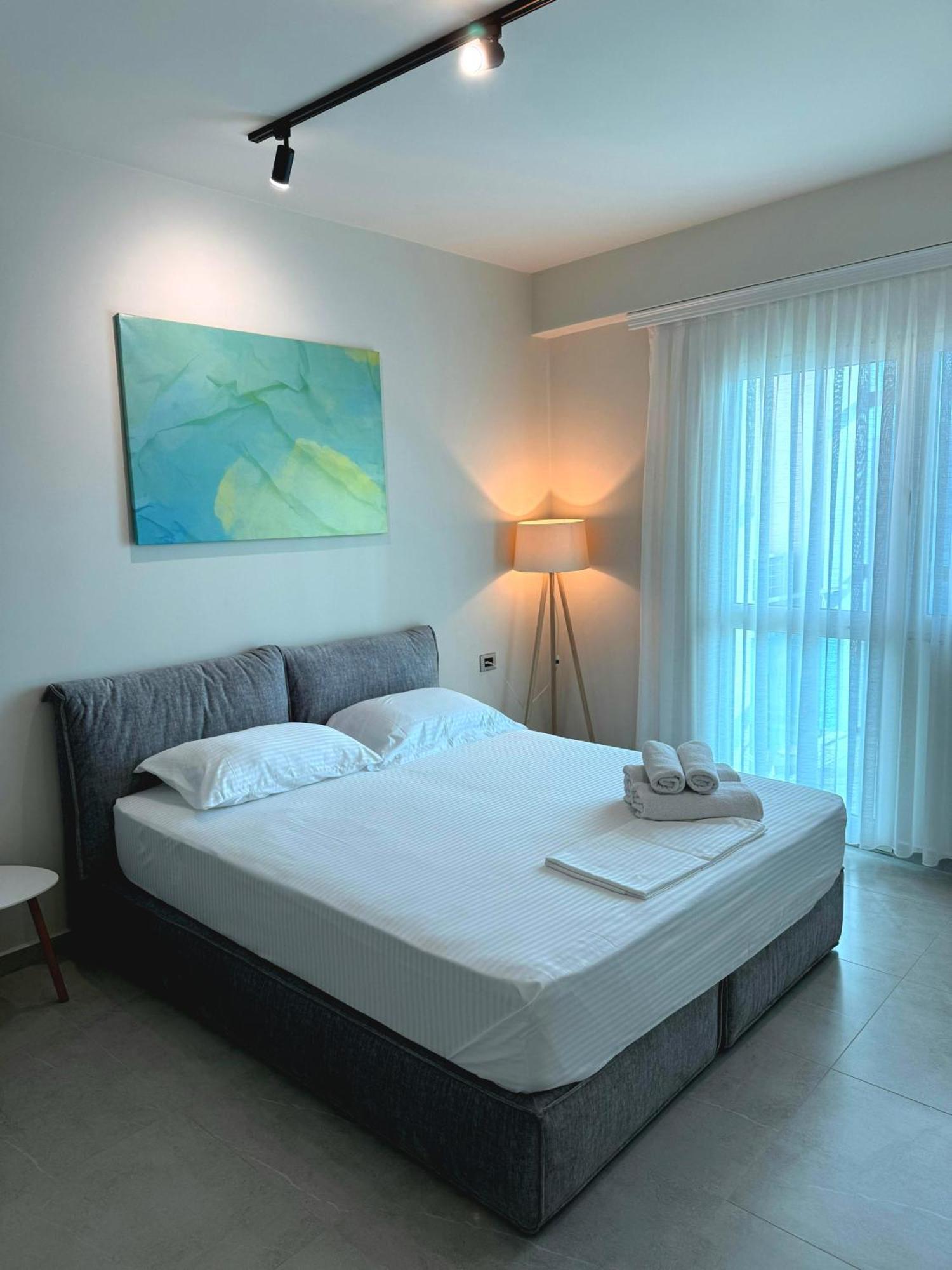 Stay-Five Rooms & Apartments Shkodër Extérieur photo