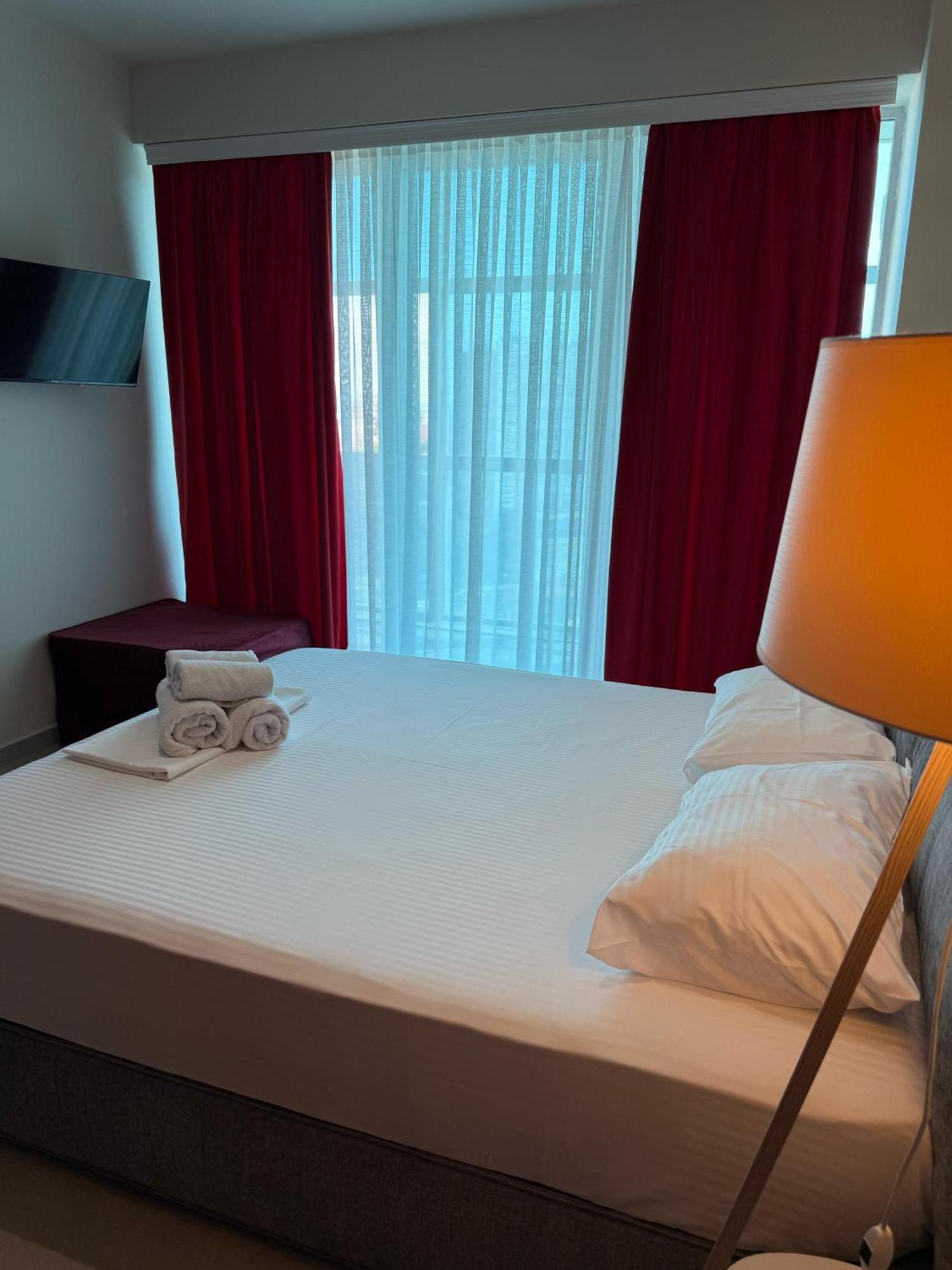 Stay-Five Rooms & Apartments Shkodër Extérieur photo