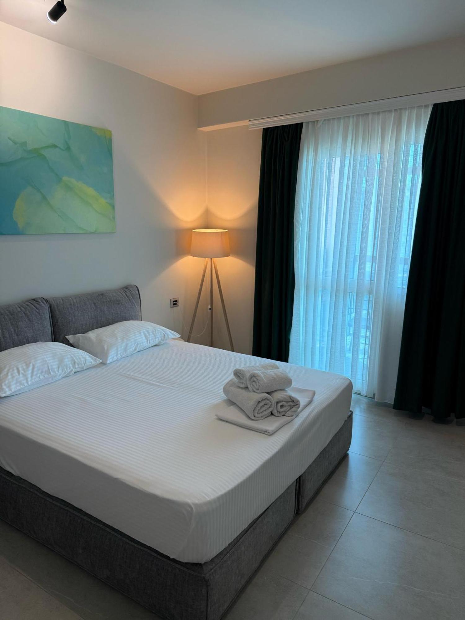 Stay-Five Rooms & Apartments Shkodër Extérieur photo